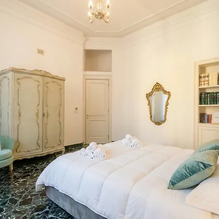 The One - Luxury Seaview With Piano Apartment